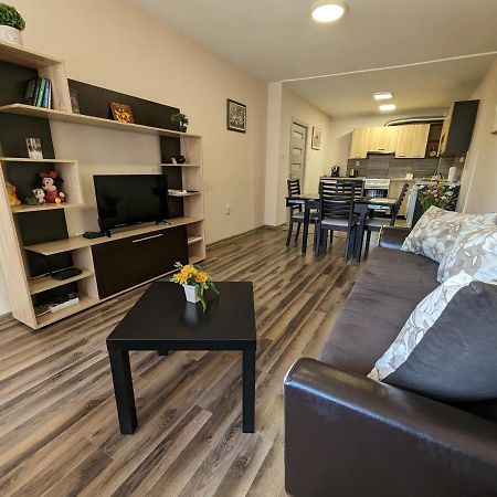 Emalena Apartment Warna Exterior foto