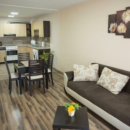 Emalena Apartment Warna Exterior foto
